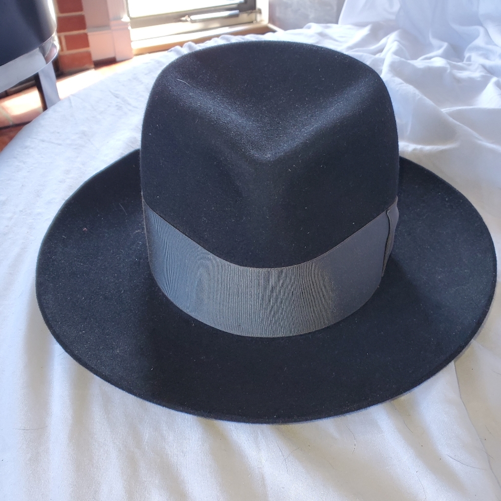 Van Dyke Hat